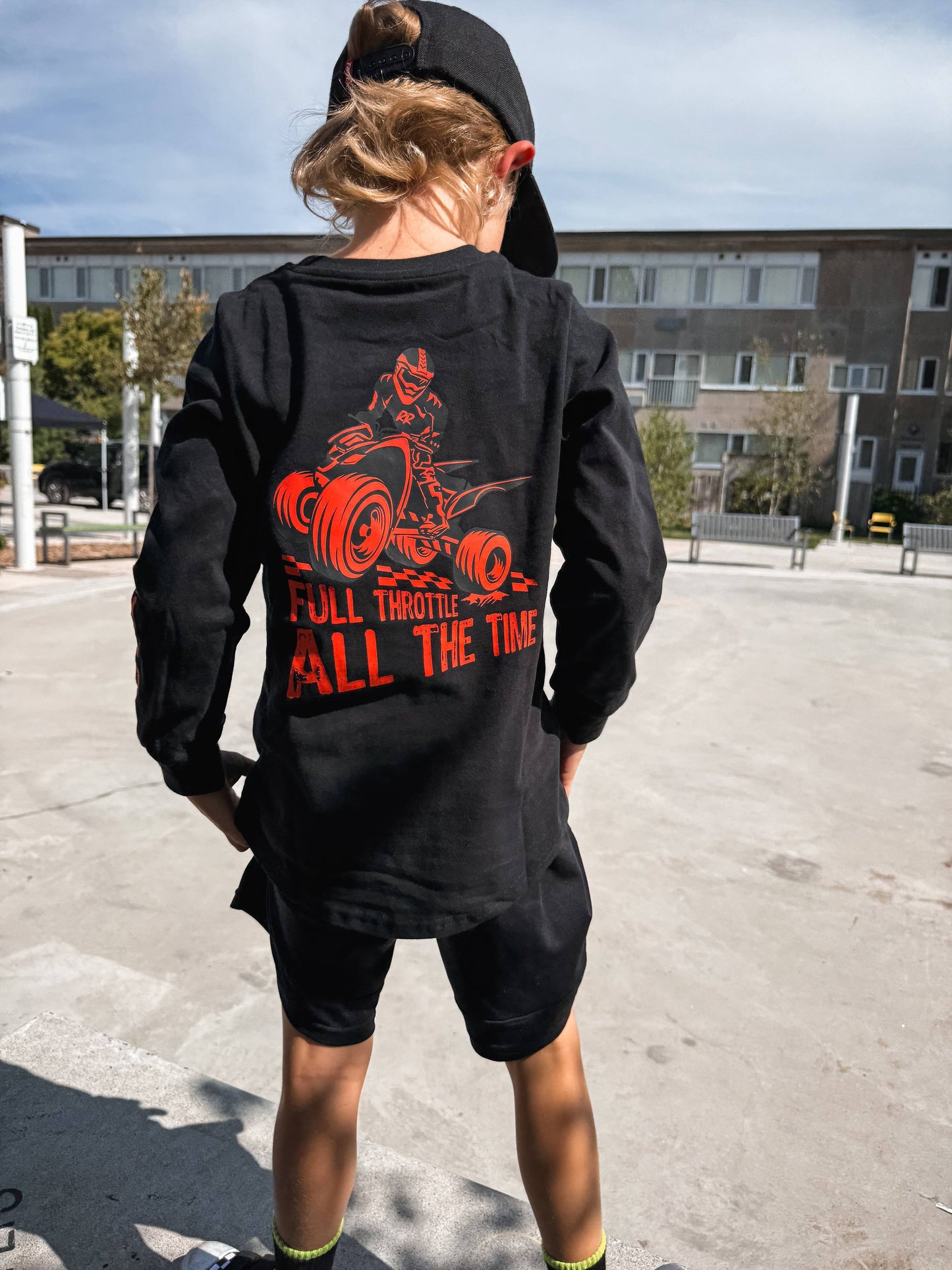 Full Throttle - Long sleeve: 9/10Y