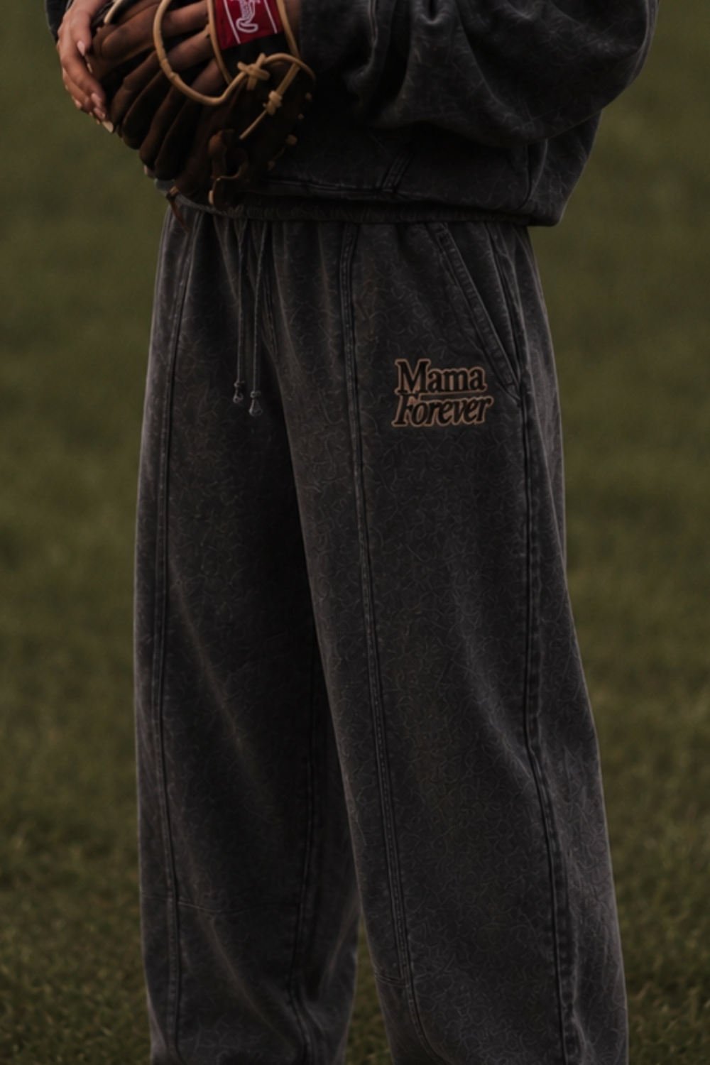 MAMA FOREVER MINERAL BARREL JOGGER: Ash Wash / SM