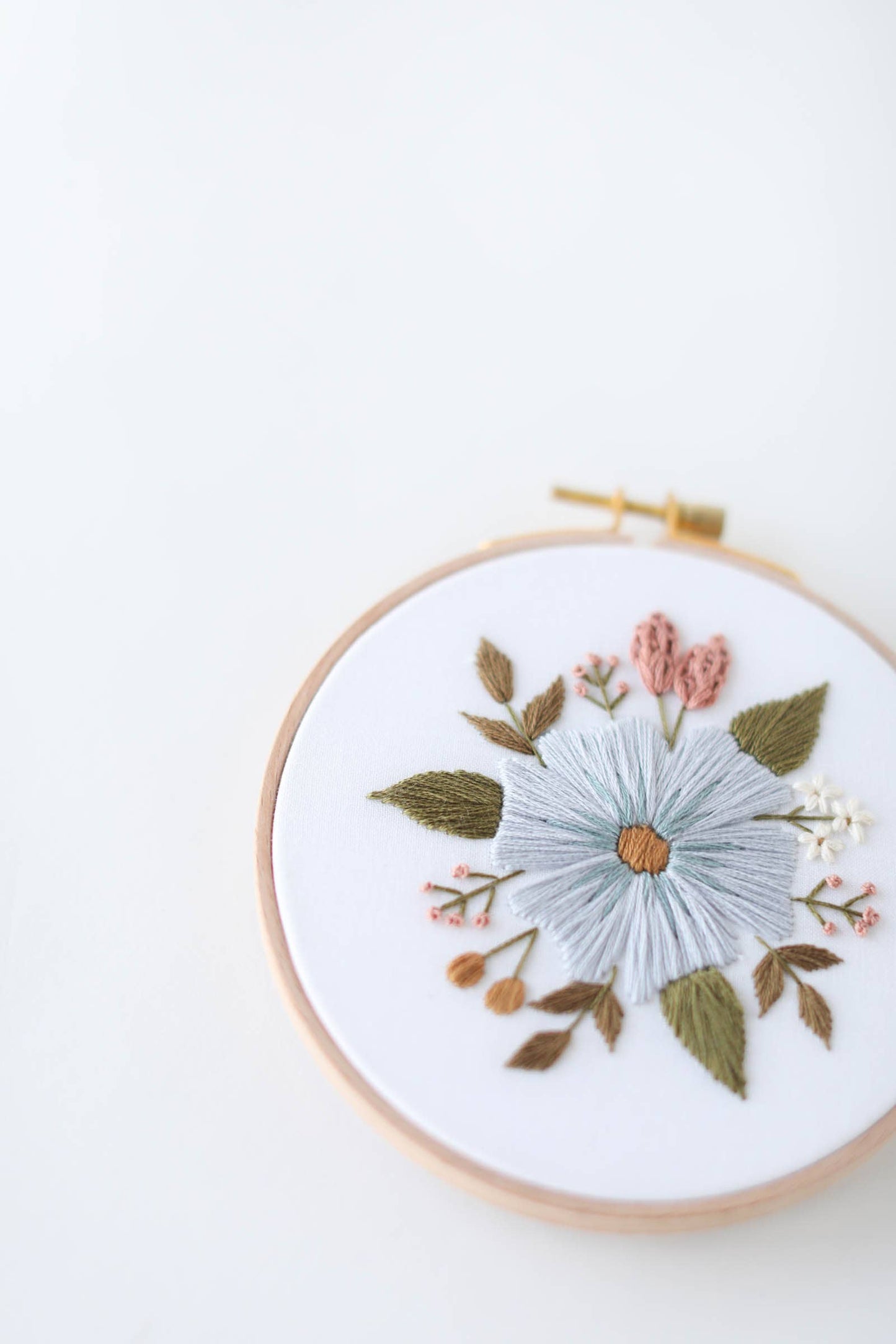 5" Beginner Floral Embroider Kit - Periwinkle Blooms