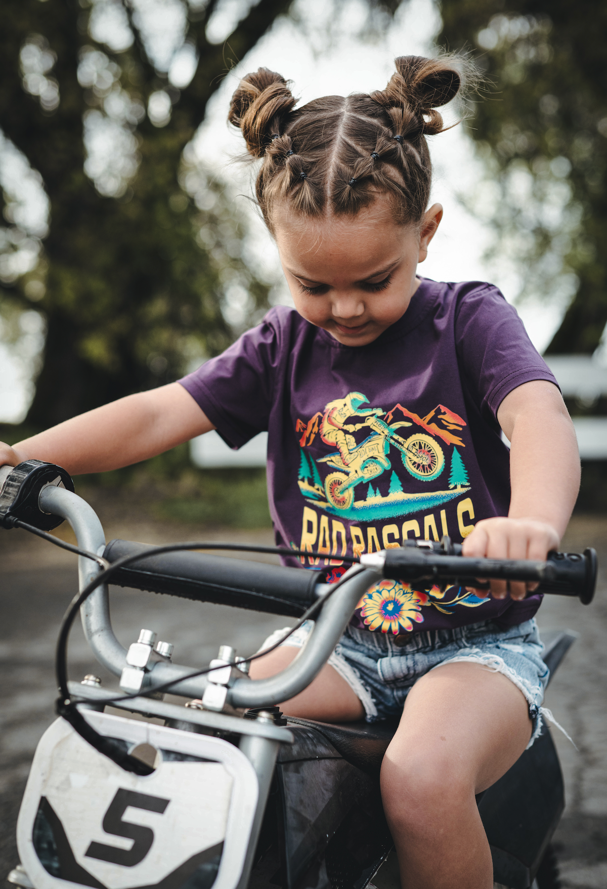 Rad Chicks Ride Bikes - T-shirt: 2T