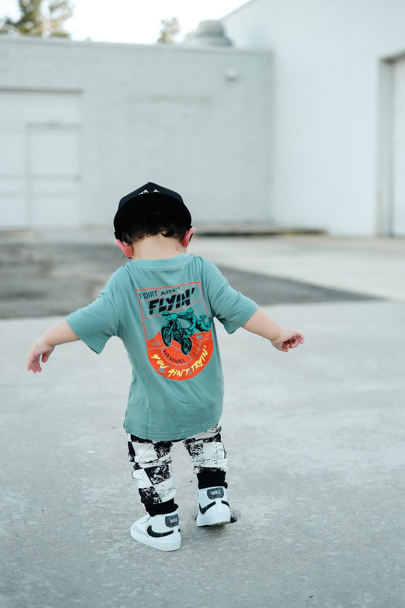 If Dirt Ain't Flyin' - T-Shirt: 2T