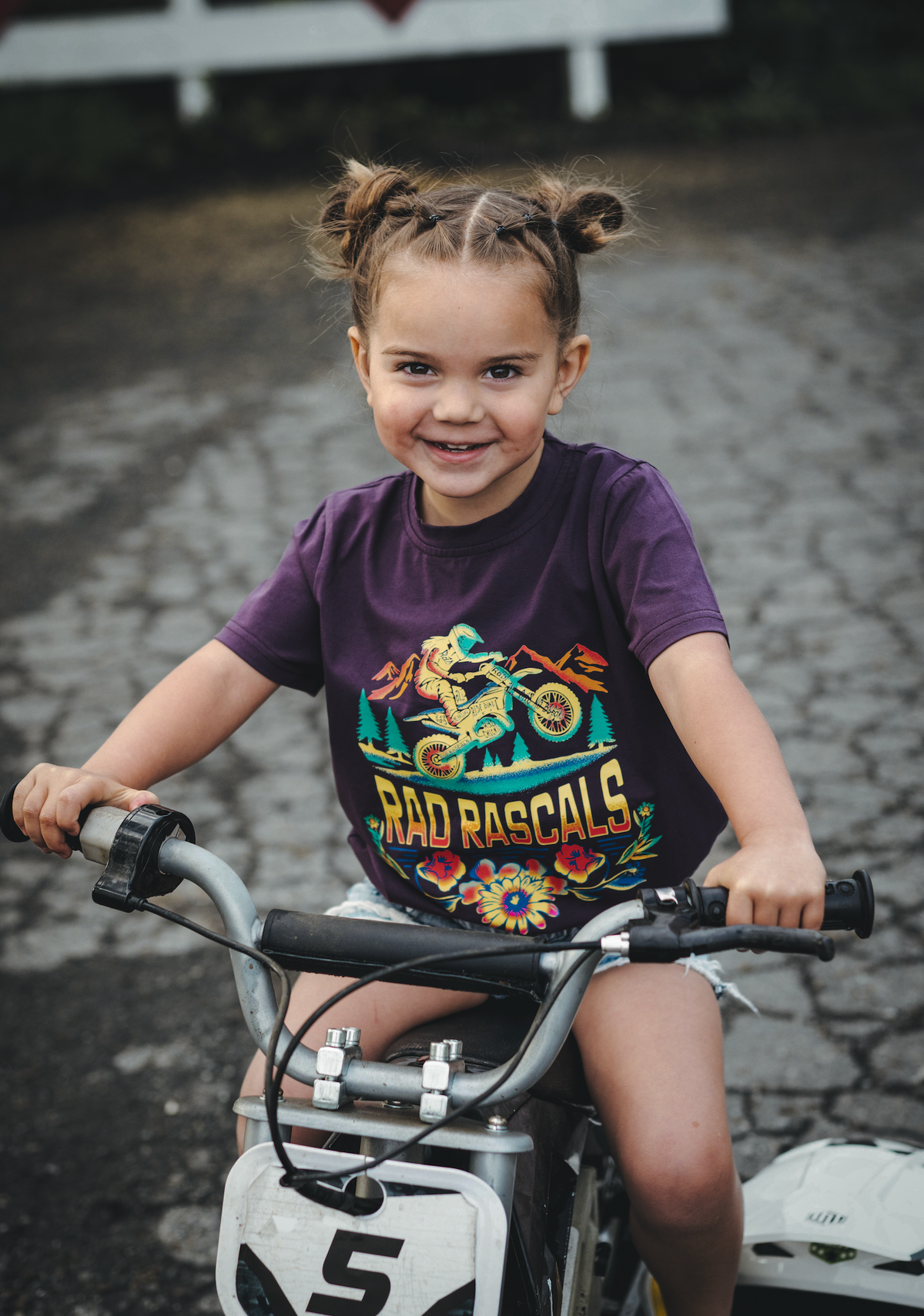 Rad Chicks Ride Bikes - T-shirt: 4T