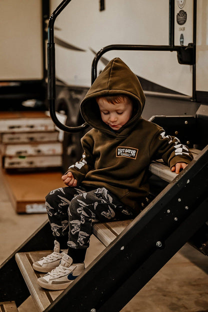 Dirt Garage - Hoodie: 3T