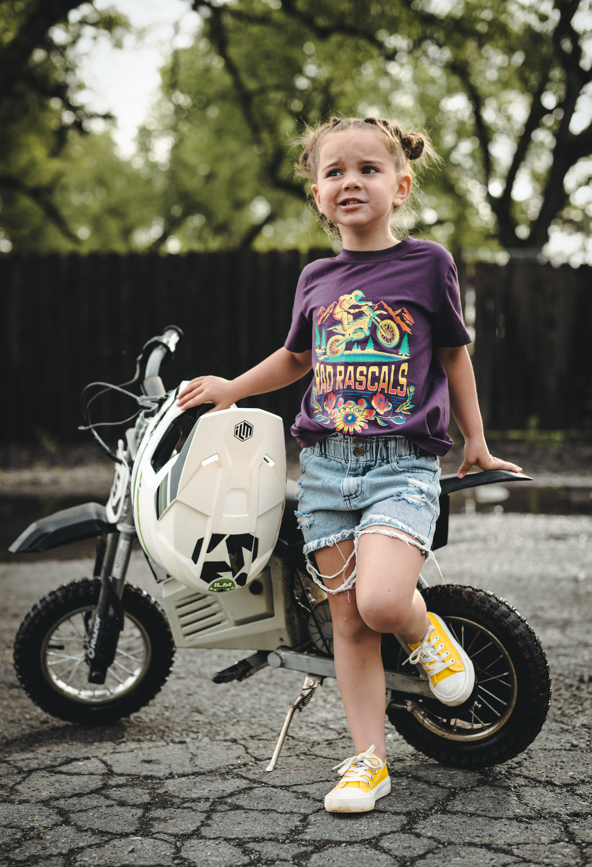 Rad Chicks Ride Bikes - T-shirt: 4T