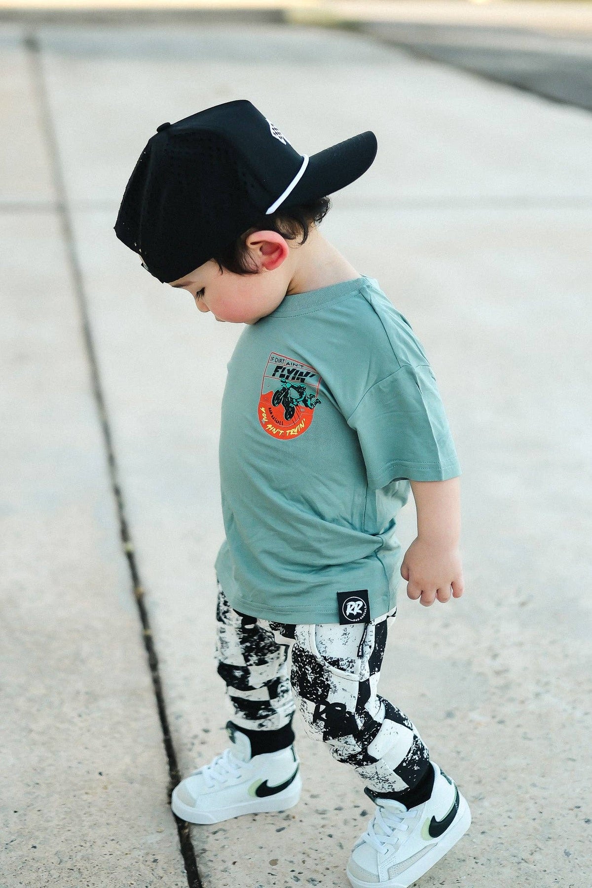 If Dirt Ain't Flyin' - T-Shirt: 4T