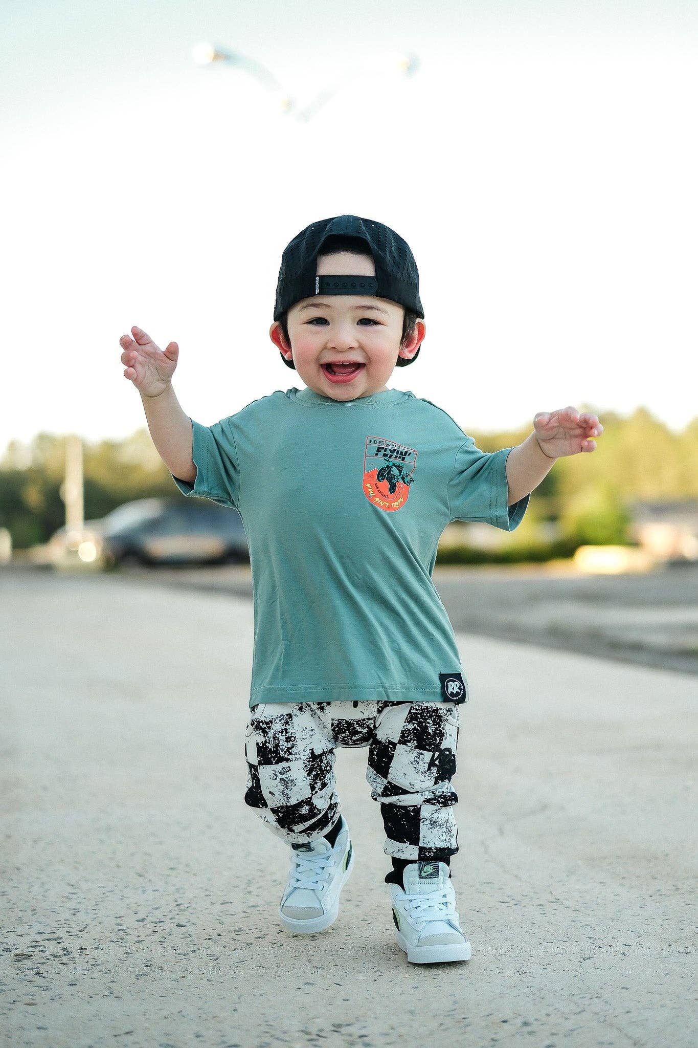 If Dirt Ain't Flyin' - T-Shirt: 4T