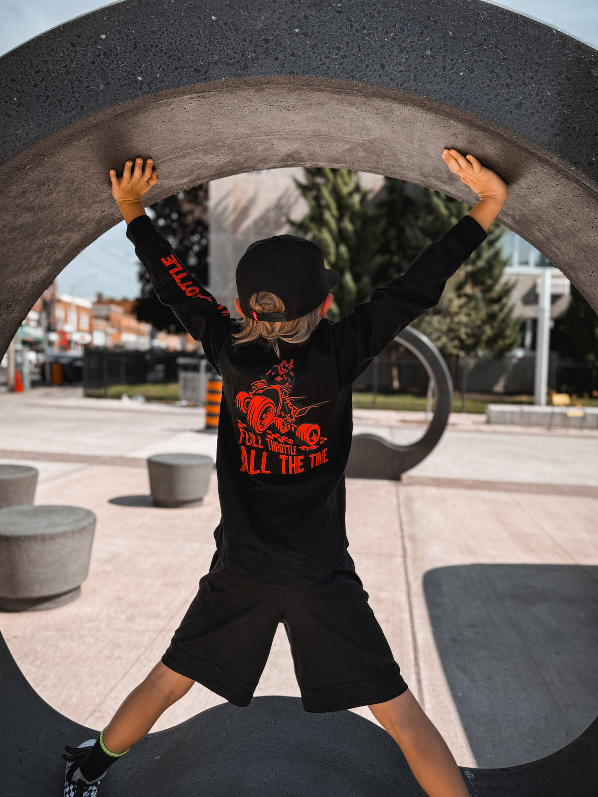 Full Throttle - Long sleeve: 9/10Y